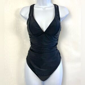 NWT Cupshe Women’s Halter Style Plunge Neckline One Piece Swimsuit / Medium